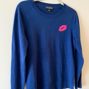 Light weight sweater